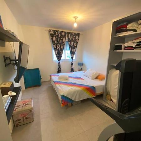 Sarin Room Yehud-Monosson Exterior foto